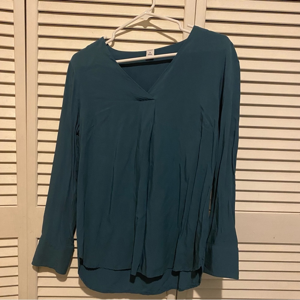 Old Navy Long Sleeve Top V Neck Size Medium